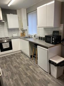 Sheffield spa view 2 bed house free parking