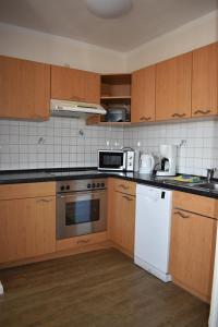 Am Pool und Strand 8