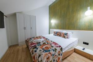 Two-Bedroom Apartment room in Konak