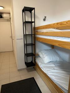 Au cœur de la station, au pied des pistes, parking