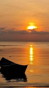 Haadrin Village near the pier