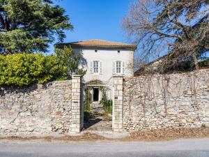 Maisons de vacances Pleasant Holiday Home in Massanes with Private Swimming Pool : photos des chambres