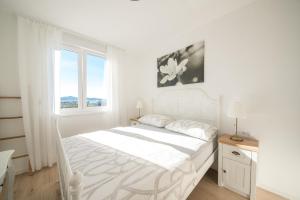 Apartments with parking space Zadar - 20532