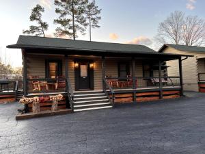 The Horse Cabin at Natural State Cabins