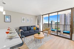 Stylish Oasis with Great Ocean and Diamond Head Views, Free Parking!