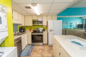 ROYAL GARDEN RESORT 1515 condo