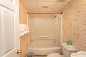 ROYAL GARDEN RESORT 1114 condo