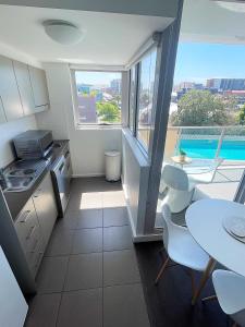 AQUA 306 POOLSIDE Luxury Apartment , Honeysuckle, NEWCASTLE FREE Parking