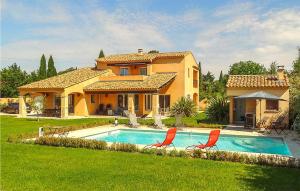 Awesome Home In Cavaillon With Wifi, Private Swimming Pool And 3 Bedrooms