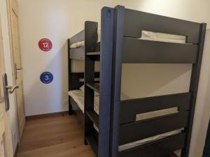 Appartement raffiné en plein centre avec 3 chambres, balcon, terrasse, parking et wifi - FR-1-623-334