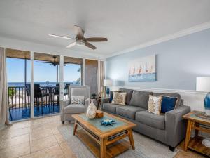 Welcome to Beach Villas # 202 Vacation Rental - 250 Estero Blvd condo