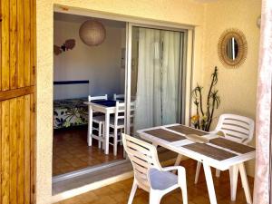 Studio cabine avec terrasse, 4 couchages, parking privé - Marseillan - FR-1-326-415