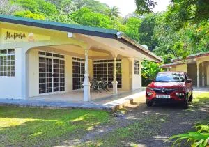 Hutiarii house & car & excursions Raiatea - Tiva