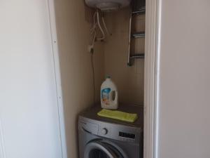 Grand appartement lumineux avec balcon & parking idéal familles et pro