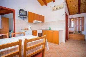 CHEAP APARTMENT near OMIŠ