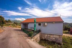 CHEAP APARTMENT near OMIŠ