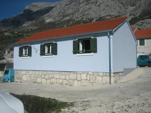 CHEAP APARTMENT near OMIŠ