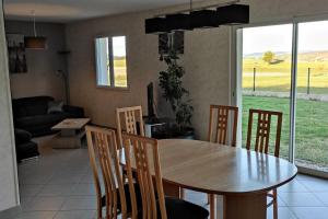 Maisons de vacances Maison entiere de plein pied avec vue panoramique. : photos des chambres