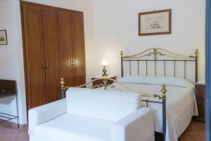 Junior Suite room in Phaedra Hotel
