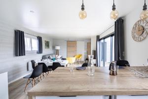 Chalet neuf pour 8 dans une résidence avec piscine