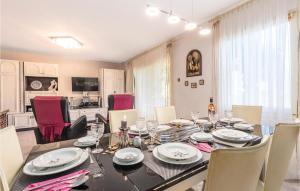 Awesome Home In Kastav With 3 Bedrooms, Jacuzzi And Wifi