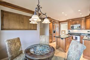 Elegant Mount Prospect Home with Fire Pit!