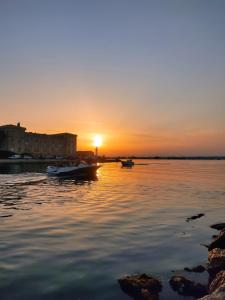 Bateaux-hotels Nuit insolite a bord d'un voilier au coeur de Sete : photos des chambres