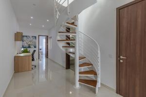 Duplex Penthouse with Seaview