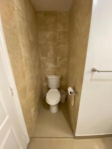 Marlins Park Suites - APT 2 - Gallo Suite