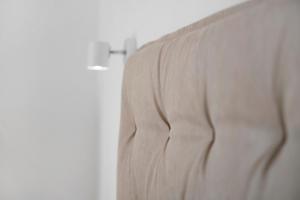 Orange Corner Home - Como Lake