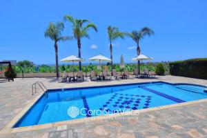 Family Villa Short Walk To Coral Bay Strip 5 Min and Pub, shops etc