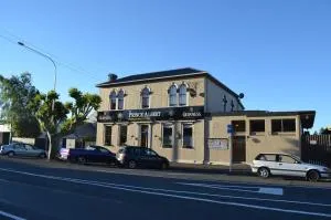 阿尔伯特王子背包客旅馆及酒吧 - 皮克顿