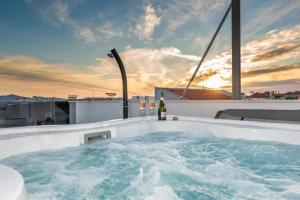 Luxury Majpruz Suites I