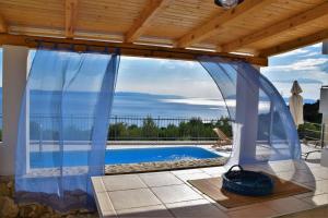 Charmy Villa Hill with Pool