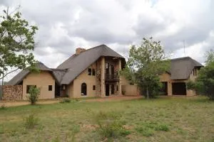 Zebula 7 Bedroom with Mountain Views – Z127 - Rooiberg