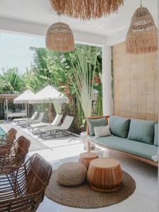 Barefoot- 5BR villa in central Canggu