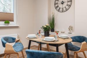 Spacious Apartment near Wolin National Park by Noclegi Renters