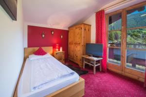 Single Room with Balcony room in Hotel Gamshof