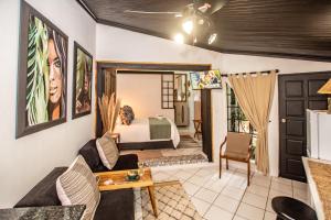 Hello Sunshine Self Catering Studio Apartments