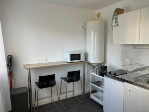 Appartements CENTRE VILLE - WIFI FIBRE GRATUIT - JERGWELOH - LE ROMAIN : photos des chambres