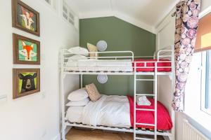 Squirrel Lodge 40 with Hot Tub