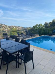 Villas Spacieuse Villa Nicoise au calme avec piscine : photos des chambres