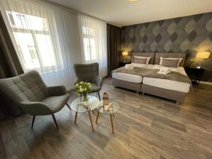 "Zur Altstadt - Am Fuße der Osterburg" Gaststätte, Pension, FEWO