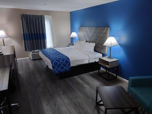 King Room - Non-Smoking room in Baymont by Wyndham Adairsville