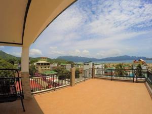 ISLANDERS INN - CORON