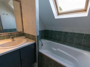 Maisons de vacances Maison calme 3 chambres pres des plages et commerces a Bangor - FR-1-418-52 : photos des chambres