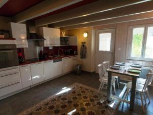 Maison calme avec jardin au centre de Le Palais, proche plage - FR-1-418-77