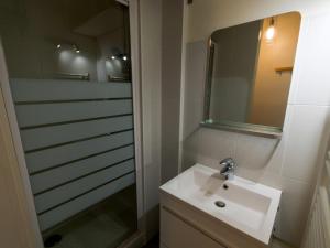 Appartement rénové vue mer au cœur de Le Palais - FR-1-418-80