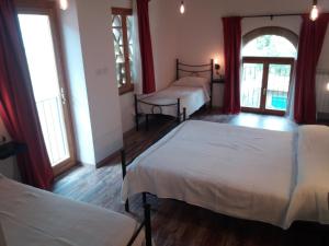 Quadruple Room with Private Bathroom