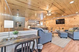 Lovely Elmira Cabin with Deck, 18 Mi to Gaylord
